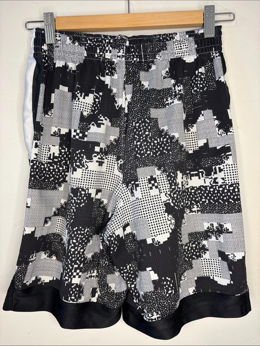 Nike graphic pixel